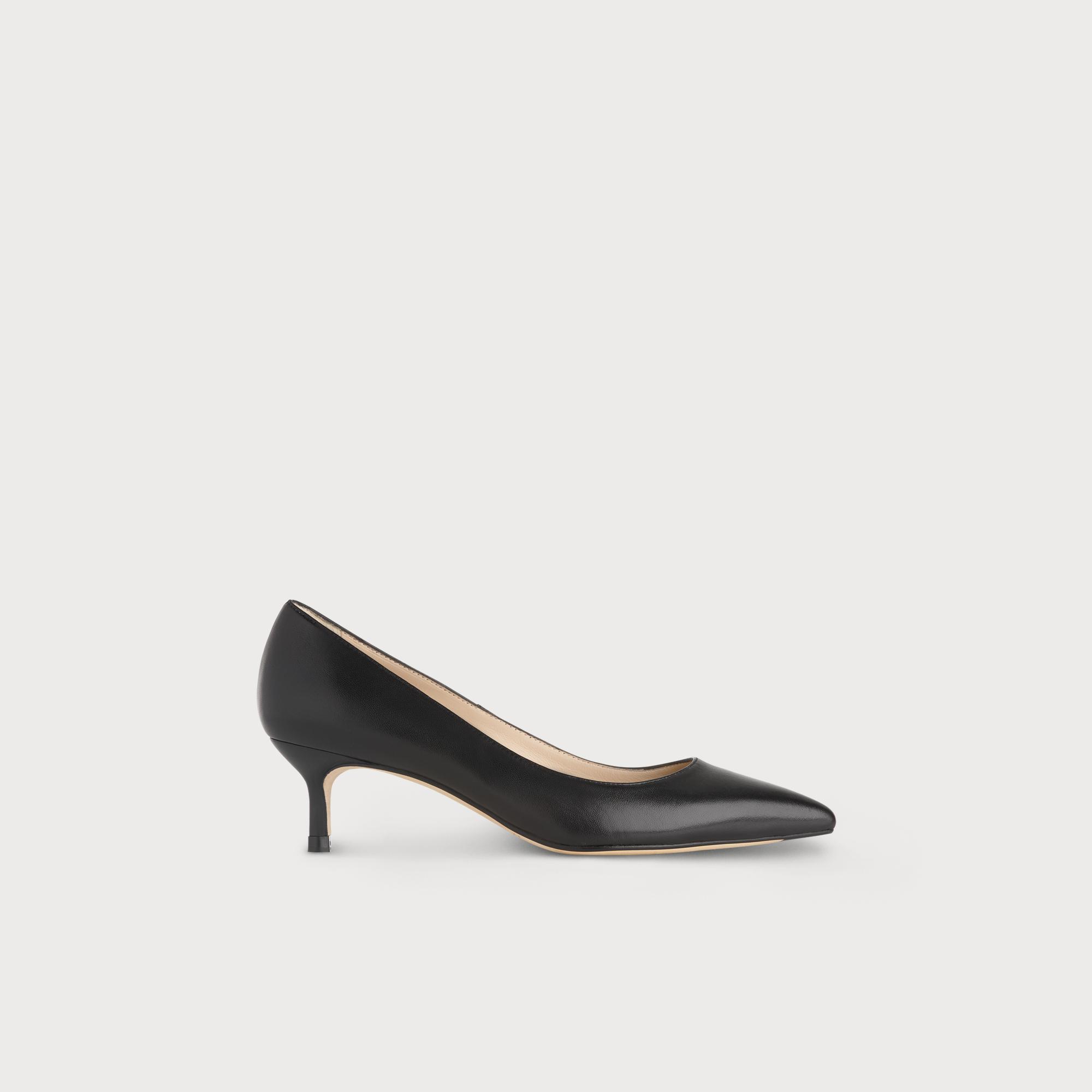 Black court hot sale kitten heels